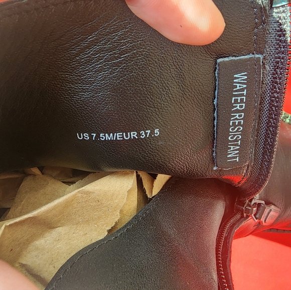 Vince Cabria Womens Water Resistant Leather Chelsea Boot Zip Front Lug 7.5 38.5 - Picture 10 of 11